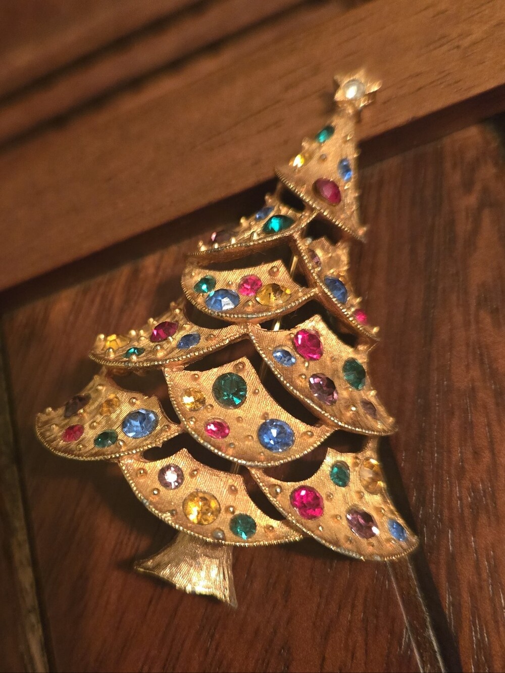 Vintage Gold Tone Multi Color Rhinestone Christmas Tree Brooch